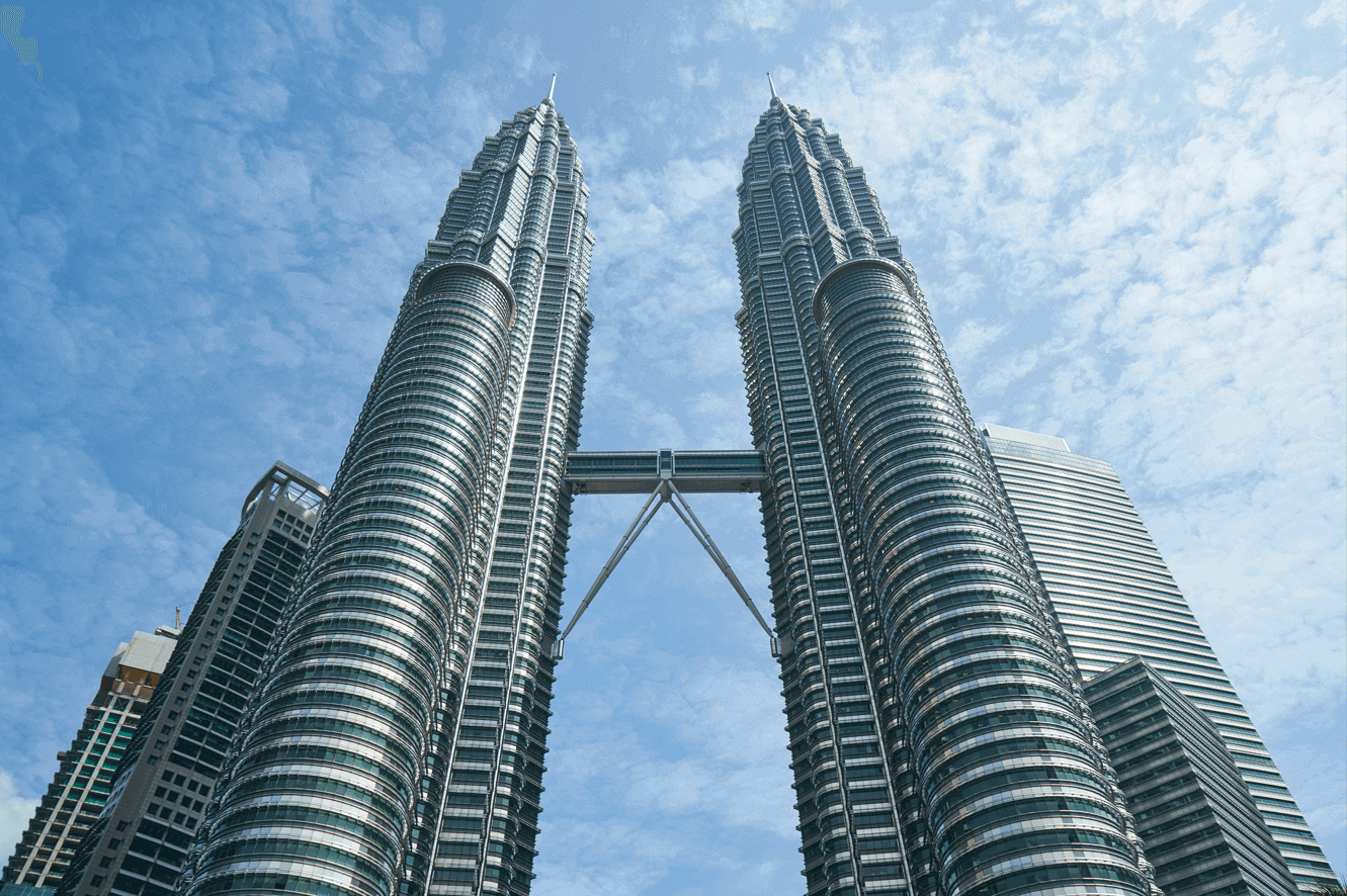 Indonesian student sees the Petronas Twin Towers up close for the first time.