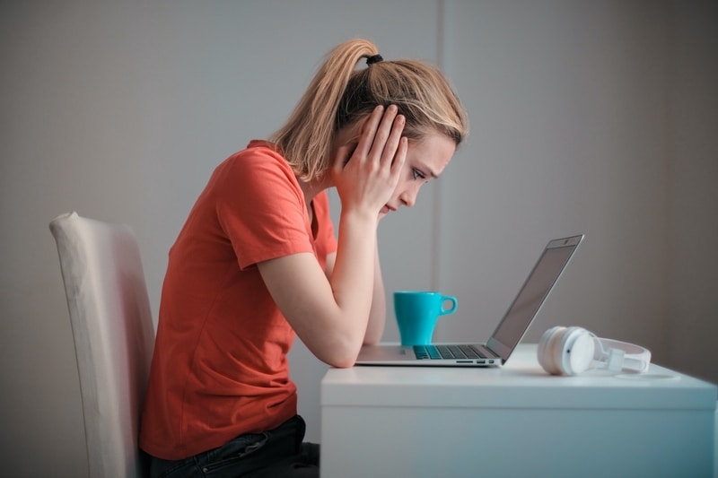  Student struggling to finish her university application on time.