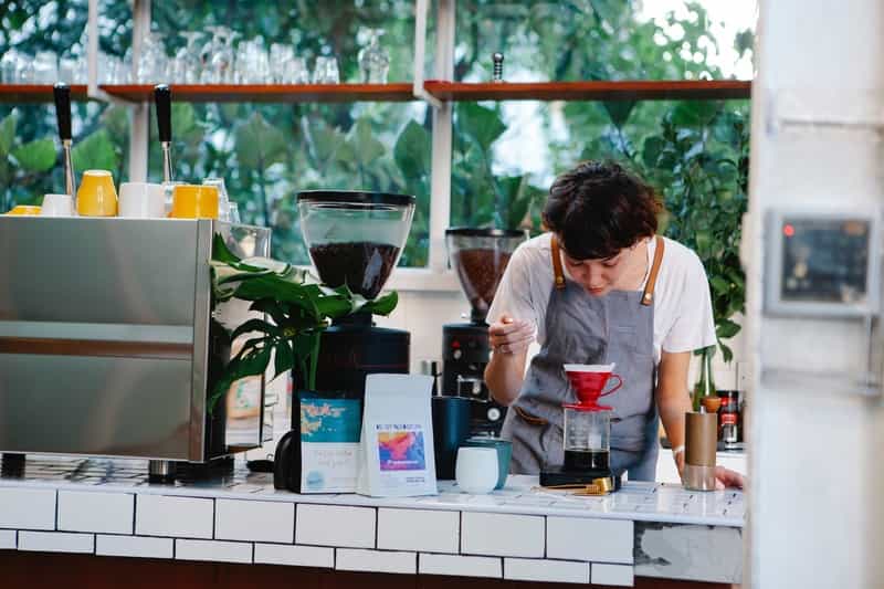 An international student in USA working as a barista. 