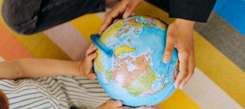 8 Benefits to Studying Abroad in 2022